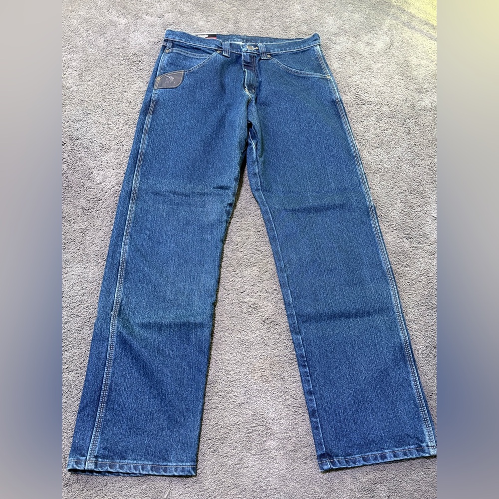 Wrangler Blue Straight-Leg Jeans with Classic Denim Style